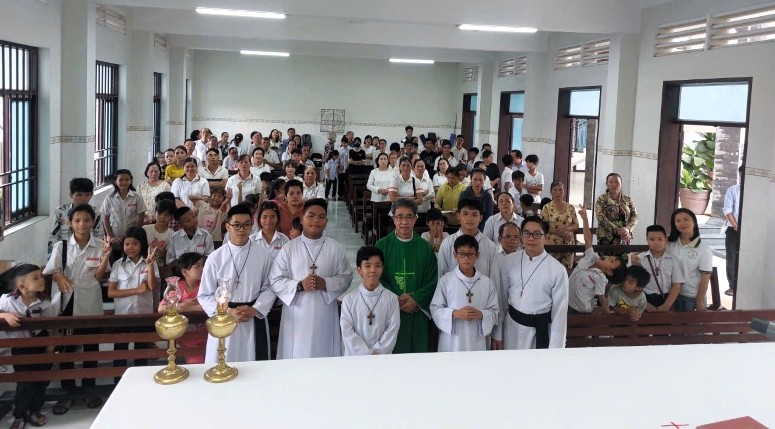 Khai Mạc Sinh Hoạt Gia Đình Mai Thiên Lộc Tại Giáo Xứ Thanh Hóa